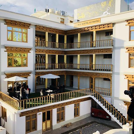 Raybo Hostel Leh Bagian luar foto