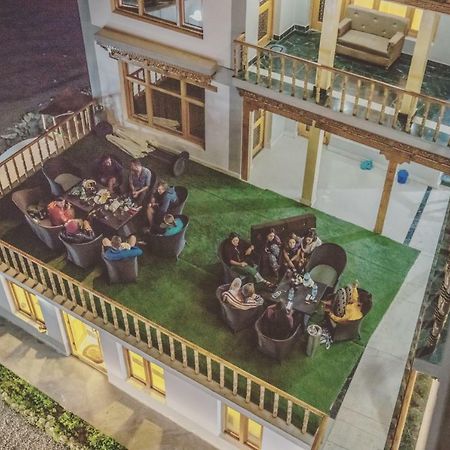 Raybo Hostel Leh Bagian luar foto