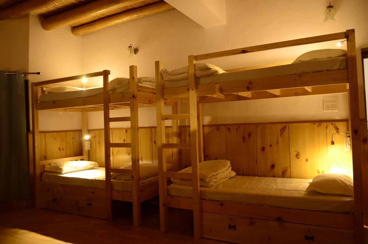 Raybo Hostel Leh Bagian luar foto