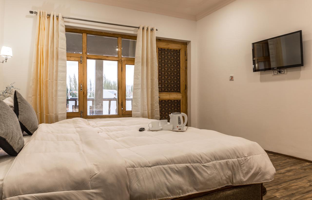 Raybo Hostel Leh Bagian luar foto