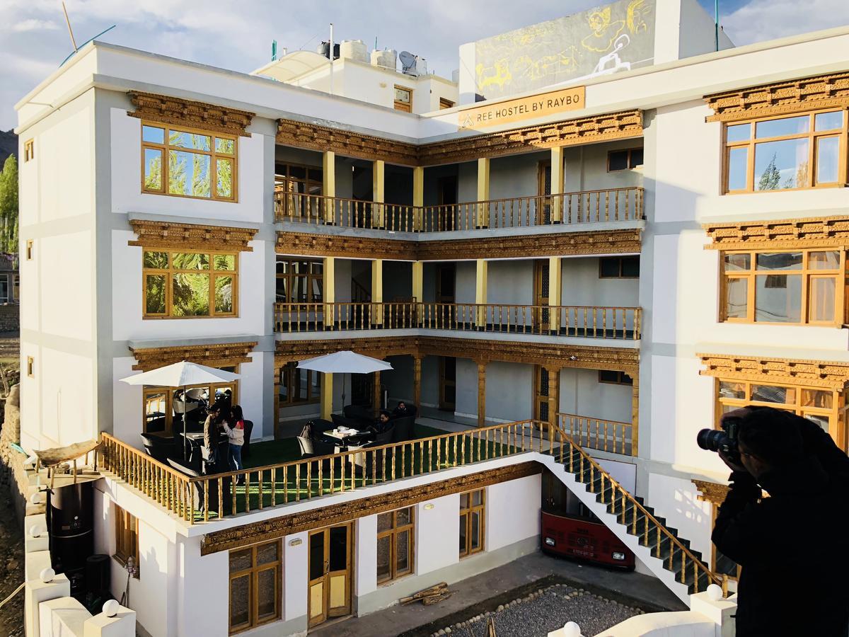 Raybo Hostel Leh Bagian luar foto